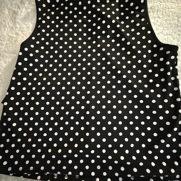NWT Karl Lagerfeld women’s Black and White Polka Dot Blouse sleeveless size xl - Picture 9 of 10